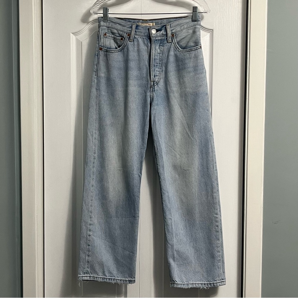 LEVI’S Premium Light Blue Ribcage straight ankle denim Jeans size 27